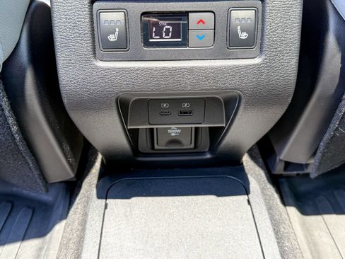 Used 2023 Mitsubishi Outlander SEL AWD/4WD image 26