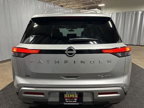 Used 2024 Nissan Pathfinder SL w/ Cargo Package image 10