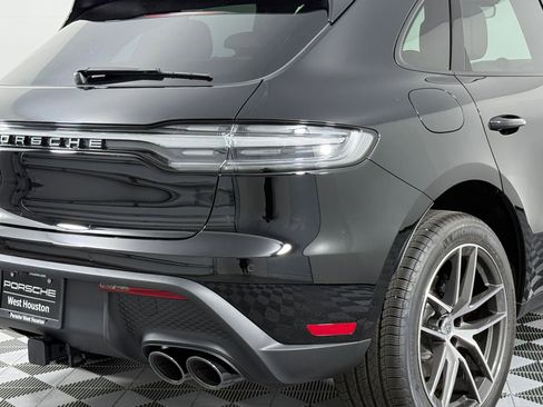 Certified 2026 Porsche Macan AWD/4WD image 13