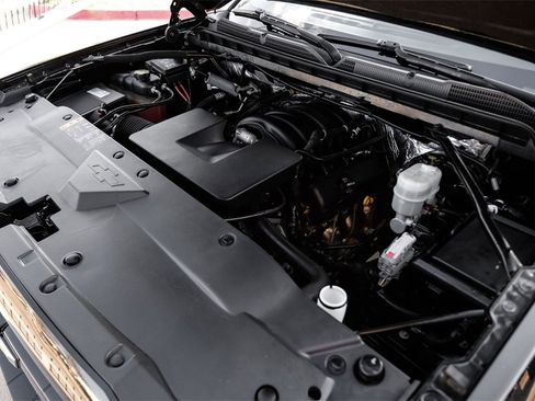 Used 2018 Chevrolet Silverado 1500 Custom w/ Custom Value Package image 45