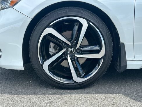 Used 2019 Honda Accord Sport image 11