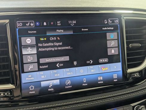 Used 2025 Chrysler Pacifica Select FWD image 19
