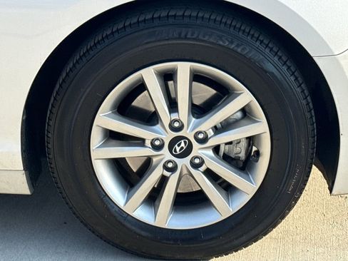 Used 2015 Hyundai Sonata SE w/ Option Group 09 image 11