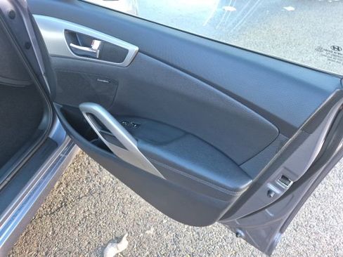 Used 2016 Hyundai Veloster w/ Option Group 02 image 15