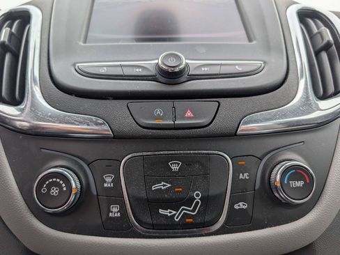 Used 2024 Chevrolet Equinox LS FWD image 16