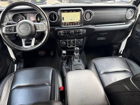 Used 2023 Jeep Wrangler Unlimited Sahara w/ Cold Weather Group AWD/4WD image 5