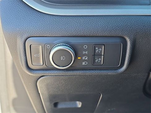 Used 2022 Ford Explorer XLT w/ Equipment Group 202A image 28