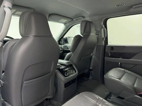 Used 2019 Lincoln Navigator L Select w/ Cargo Package AWD/4WD image 17