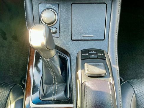 Used 2016 Lexus ES 350 350 w/ Luxury Package w/Wood Trim image 34