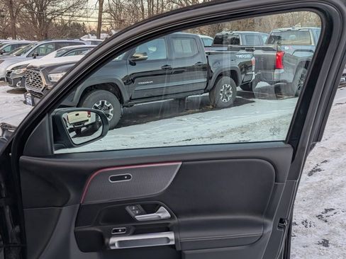 Used 2022 Mercedes-Benz GLB 250 4MATIC image 20