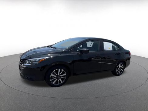 Used 2025 Nissan Versa SV FWD image 8