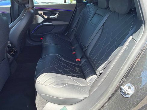 Certified 2023 Mercedes-Benz EQS 580 4MATIC Sedan image 32