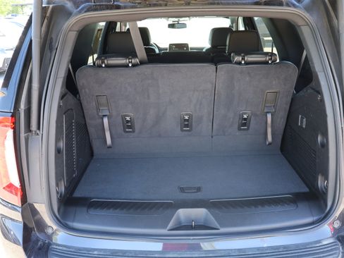 Used 2024 GMC Yukon SLT AWD/4WD image 16