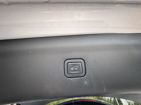 Used 2024 Buick Enclave Premium image 38