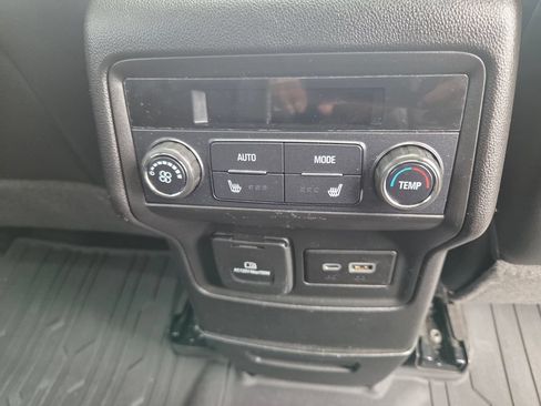 Used 2021 GMC Acadia Denali w/ Denali Ultimate Package AWD/4WD image 30