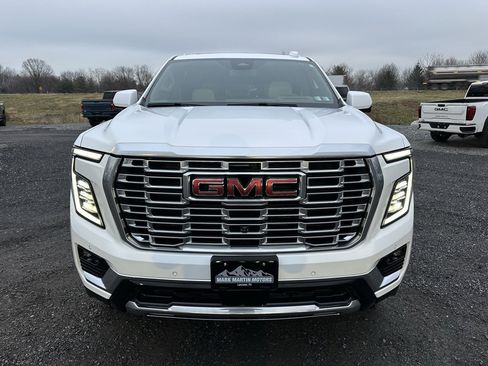 Used 2025 GMC Yukon XL Denali w/ Sun & Power Step Package image 11