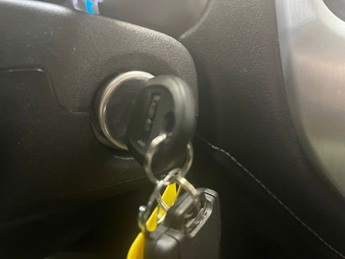 Used 2022 GMC Canyon Elevation w/ Elevation Premium Package image 15