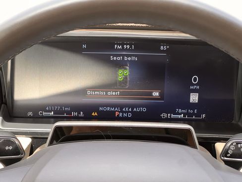 Used 2024 Lincoln Navigator Premiere AWD/4WD image 17