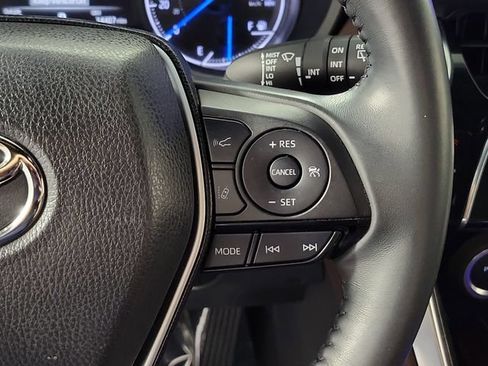 Used 2024 Toyota Venza XLE AWD/4WD image 25