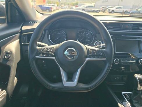 Used 2019 Nissan Rogue SV AWD/4WD image 11