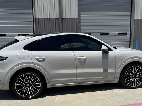 Used 2022 Porsche Cayenne GTS AWD/4WD image 83