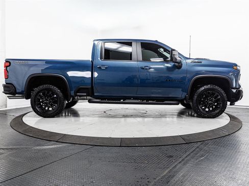 Used 2025 Chevrolet Silverado 2500 LT w/ Trail Boss Package image 12