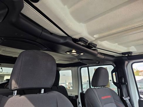 Used 2023 Jeep Wrangler Unlimited Rubicon AWD/4WD image 12