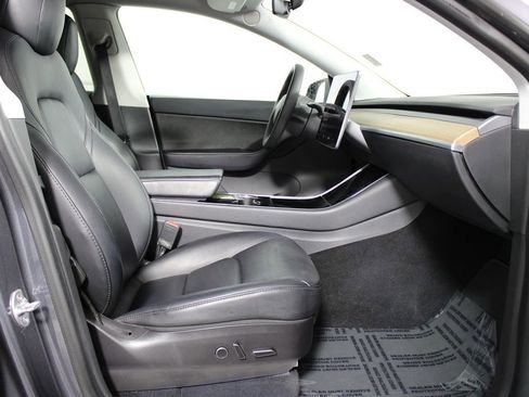 Used 2021 Tesla Model Y Long Range image 10