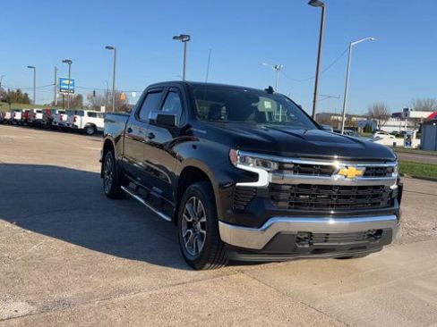 Used 2023 Chevrolet Silverado 1500 LT image 3