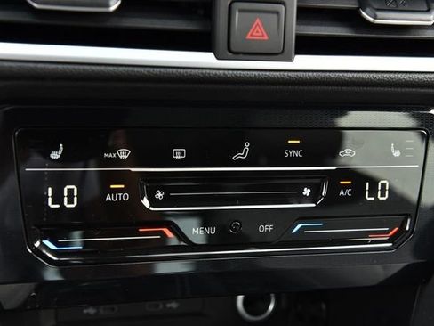 New 2026 Volkswagen Taos SE AWD/4WD image 14