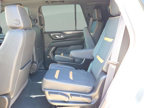 Used 2024 GMC Yukon AT4 w/ Technology Package AWD/4WD image 10