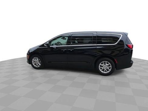 Used 2024 Chrysler Voyager LX FWD image 6