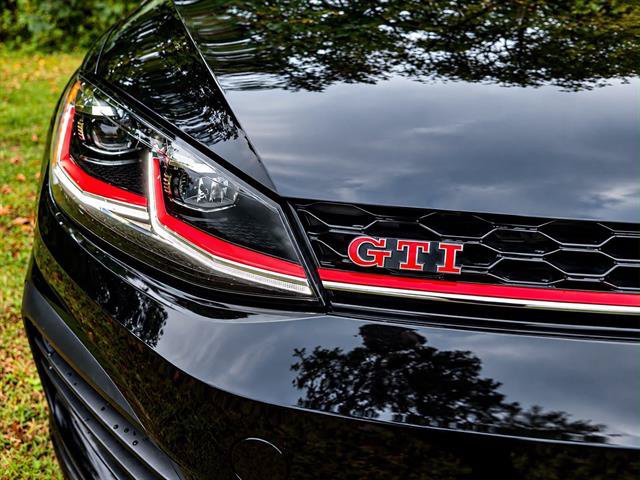 Used 2019 Volkswagen GTI SE w/ SE Experience Package FWD image 11