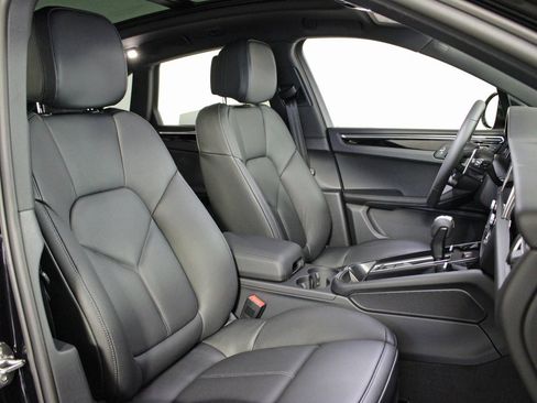 Certified 2026 Porsche Macan S image 38