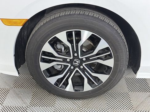 Used 2025 Honda Odyssey Elite image 8