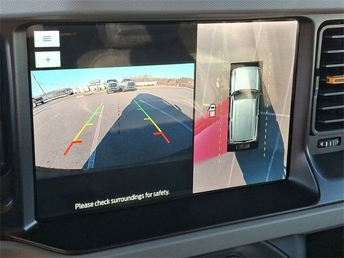 Used 2021 Ford Bronco Badlands image 14