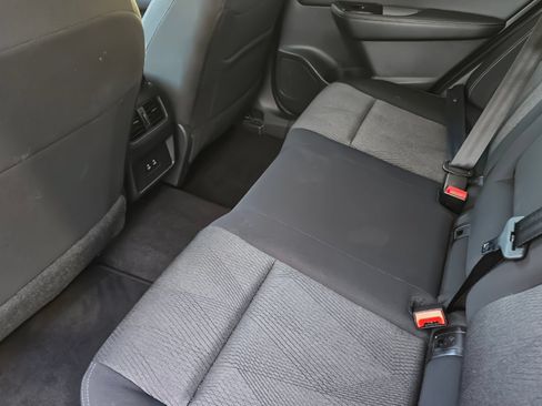 Used 2025 Nissan Rogue SV FWD image 8
