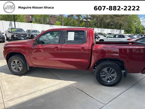 Used 2025 Nissan Frontier SV w/ Tow Package AWD/4WD image 9