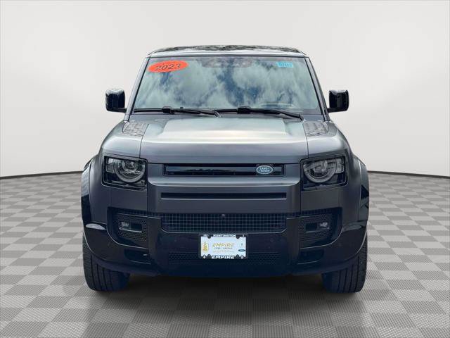 Used 2023 Land Rover Defender 110 V8 AWD/4WD image 2