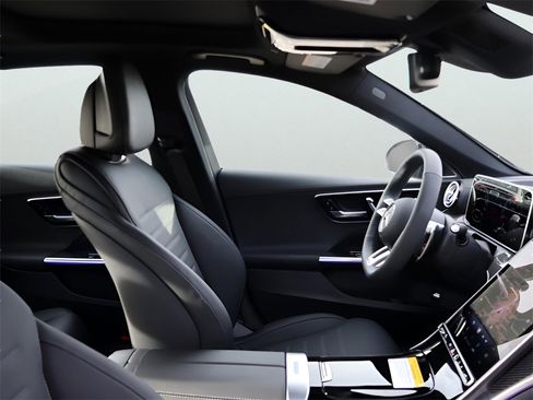 New 2026 Mercedes-Benz C 43 AMG 4MATIC Sedan image 11