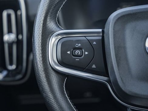 Used 2021 Volvo XC40 P8 Recharge w/ Advanced Package image 28