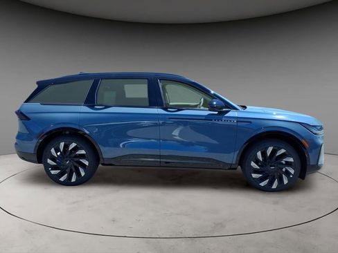 New 2026 Lincoln Nautilus Reserve w/ Jet Appearance Package AWD/4WD image 11