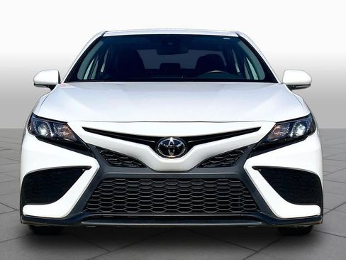 Used 2023 Toyota Camry SE FWD image 4