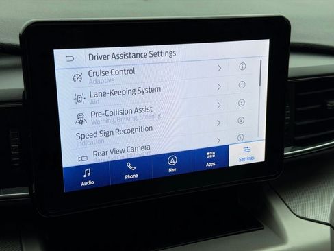 Certified 2022 Ford Explorer XLT w/ Equipment Group 202A image 24