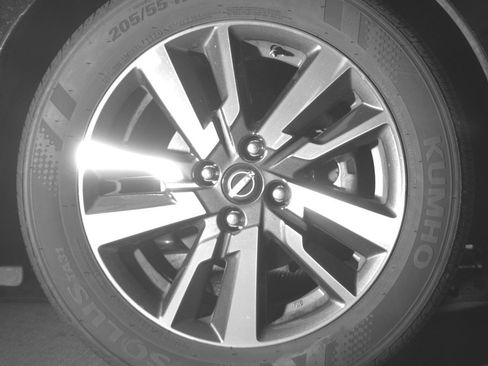 Used 2025 Nissan Versa SV image 13