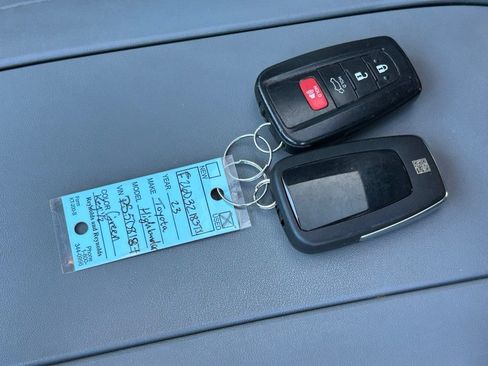 Used 2023 Toyota Highlander XLE FWD image 76