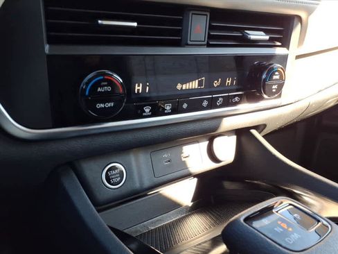 Certified 2023 Nissan Rogue SV image 19