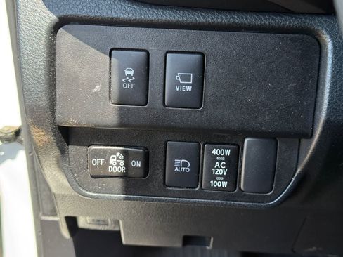 Used 2023 Toyota Tacoma TRD Off-Road w/ Advanced Technology Package AWD/4WD image 14