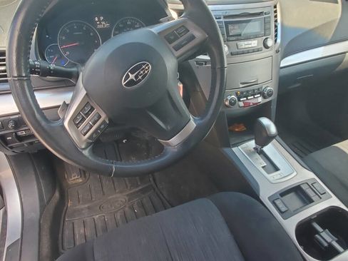 Used 2013 Subaru Outback 2.5i Premium AWD/4WD image 10