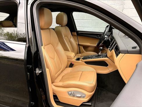 Used 2017 Porsche Macan AWD/4WD image 12